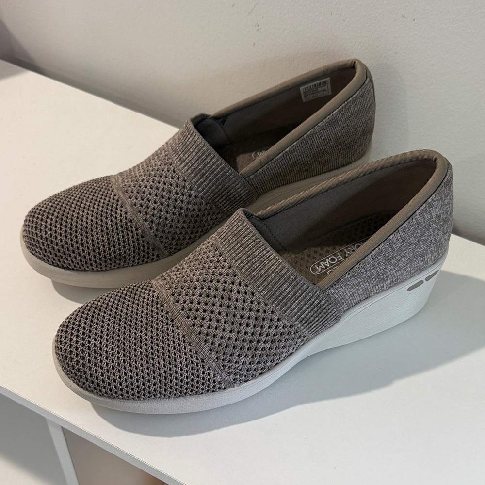 Like New! Skechers Women's Slip-On Knit Wedge Sneakers in Taupe